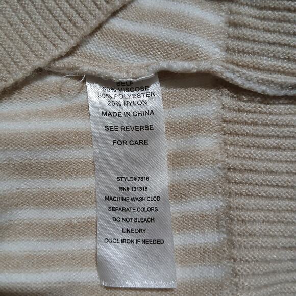 Autumn Skye Women's Medium lightweight cream and white sweater crew neck - Picture 8 of 9